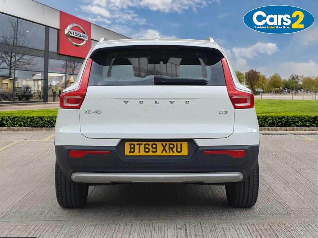 Volvo XC40 2.0 D3 Momentum Pro White #4