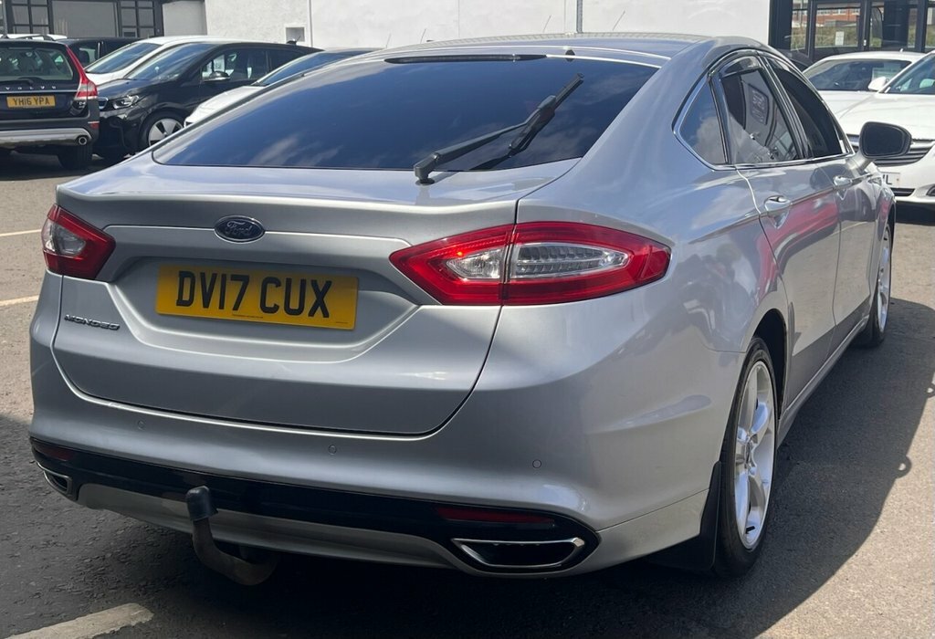Ford Mondeo Hatchback DV17CUX Silver #3