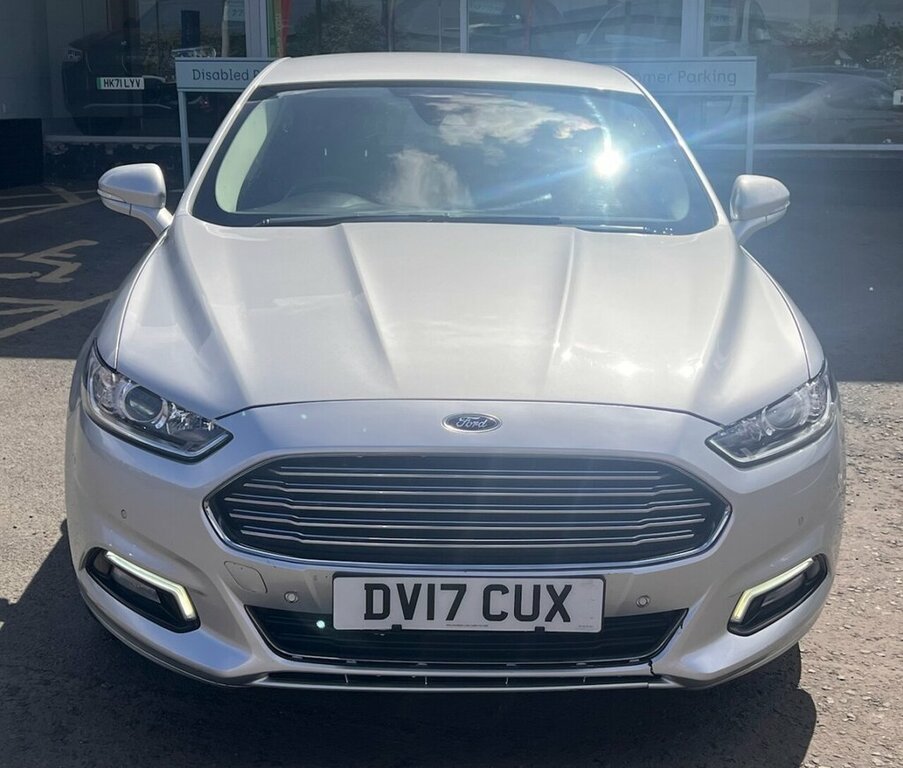 Ford Mondeo Hatchback DV17CUX Silver #2