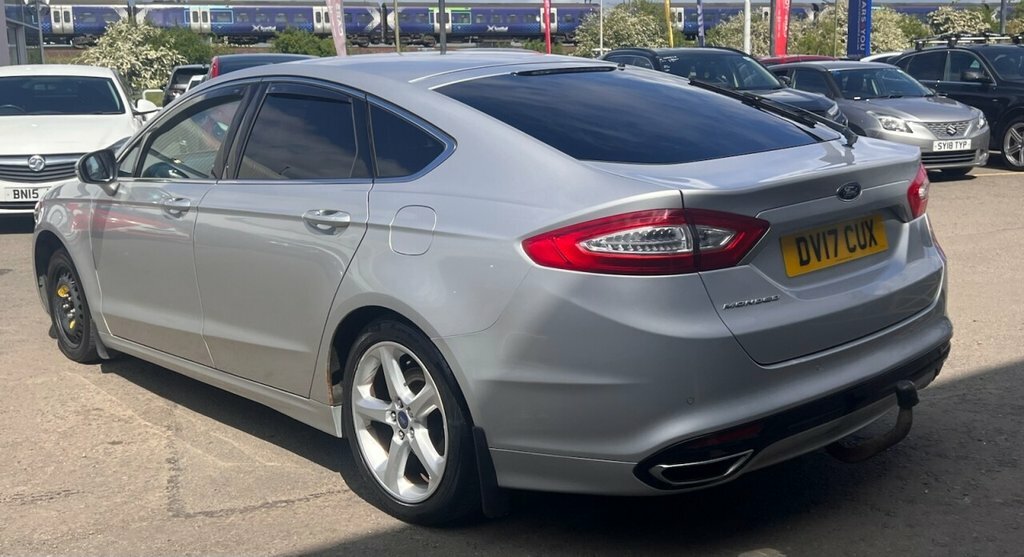 Ford Mondeo Hatchback DV17CUX Silver #4
