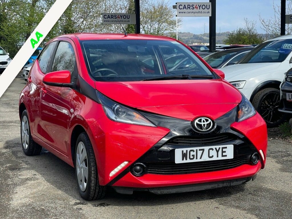 Toyota Aygo 1L X-play Red