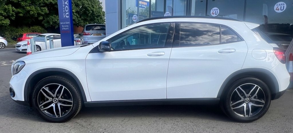 Mercedes-Benz GLA Class 1.6L Urban Edition WA19NPJ White #4