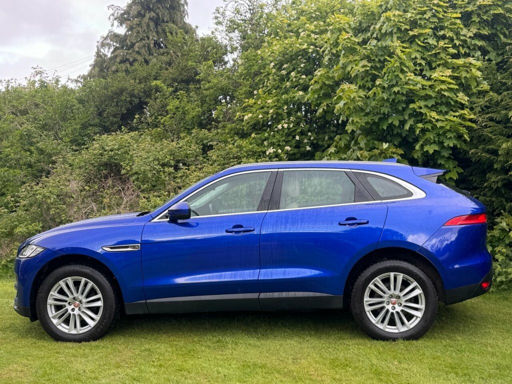 Jaguar F-Pace 2L Portfolio SF17SRC Blue #4