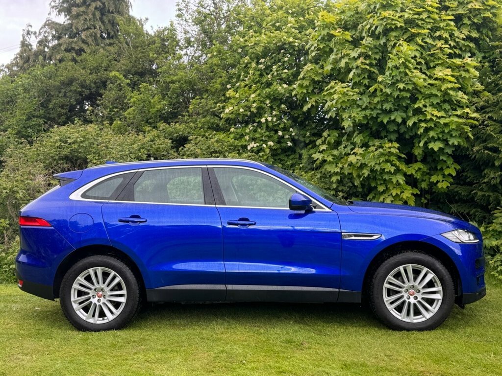 Jaguar F-Pace 2L Portfolio SF17SRC Blue #5