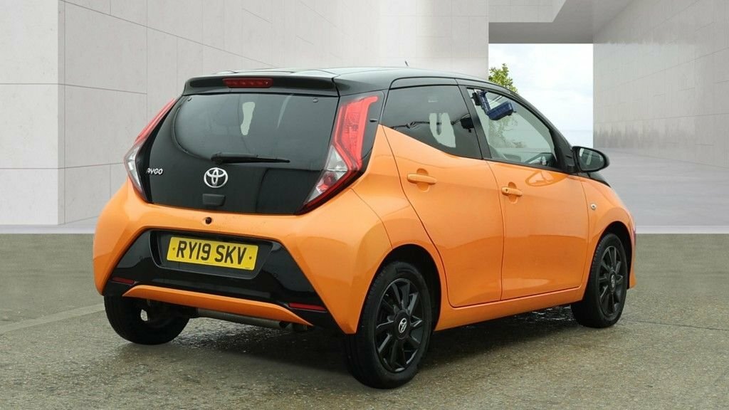 Toyota Aygo 1L X-cite RY19SKV Orange #4