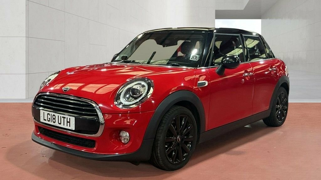 Mini Hatch 1.5L Cooper D Red