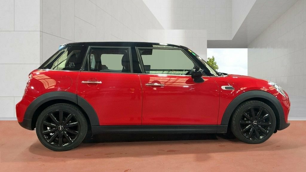 Mini Hatch 1.5L Cooper D LG18UTH Red #4