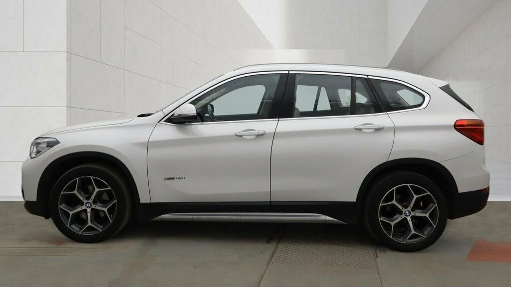 BMW X1 2L Xline MW16UJK White #6