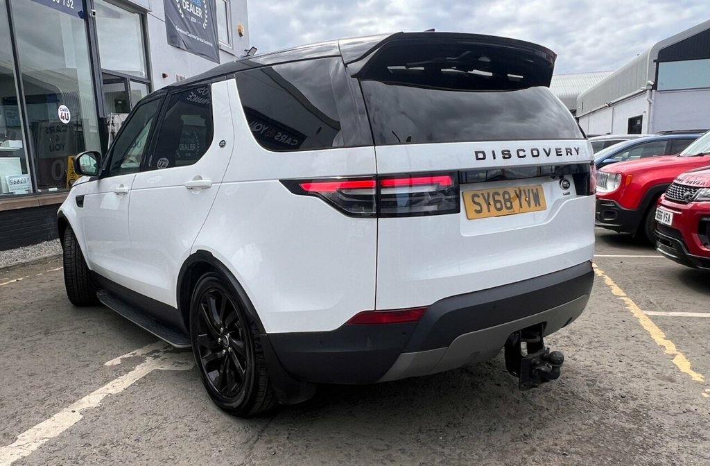 Land Rover Discovery 3L Se SY68YVW White #5