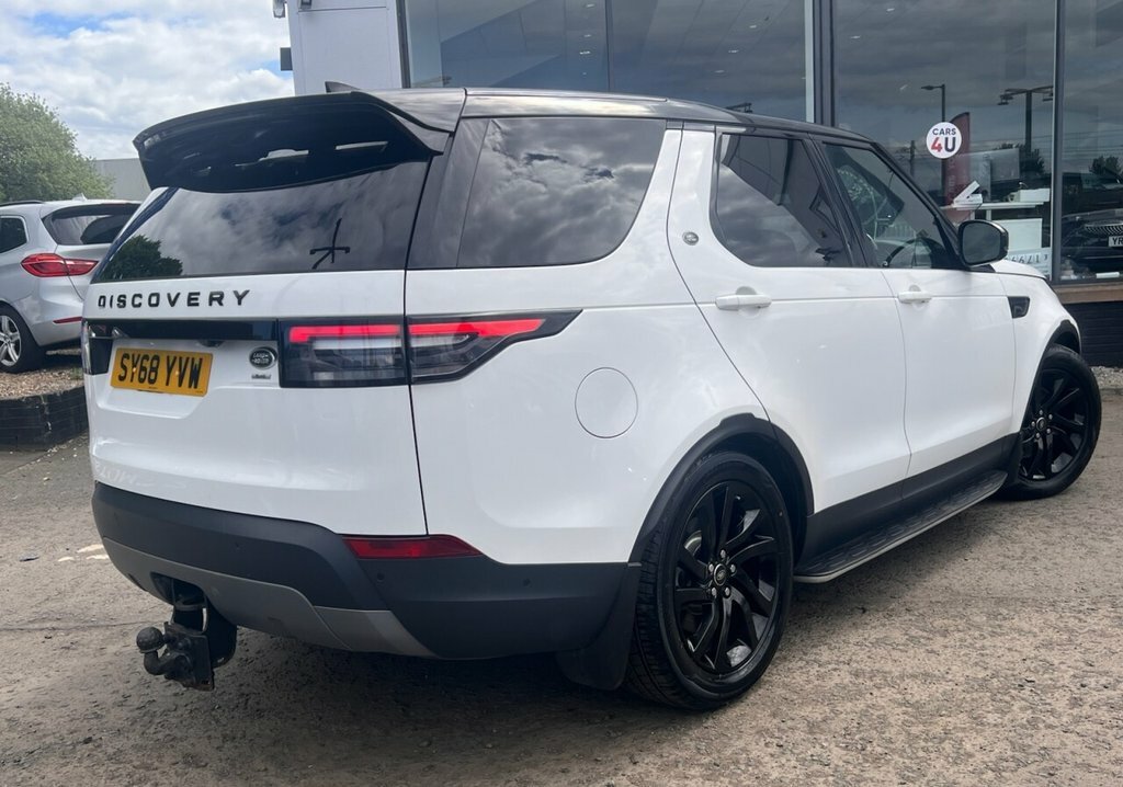 Land Rover Discovery 3L Se SY68YVW White #4