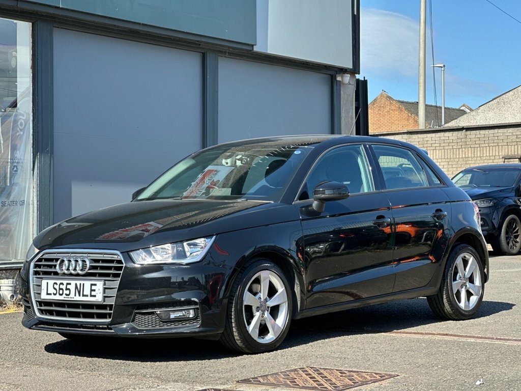 Audi A1 1L Sport Black #2