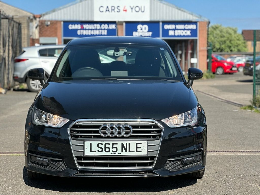 Audi A1 1L Sport Black #3