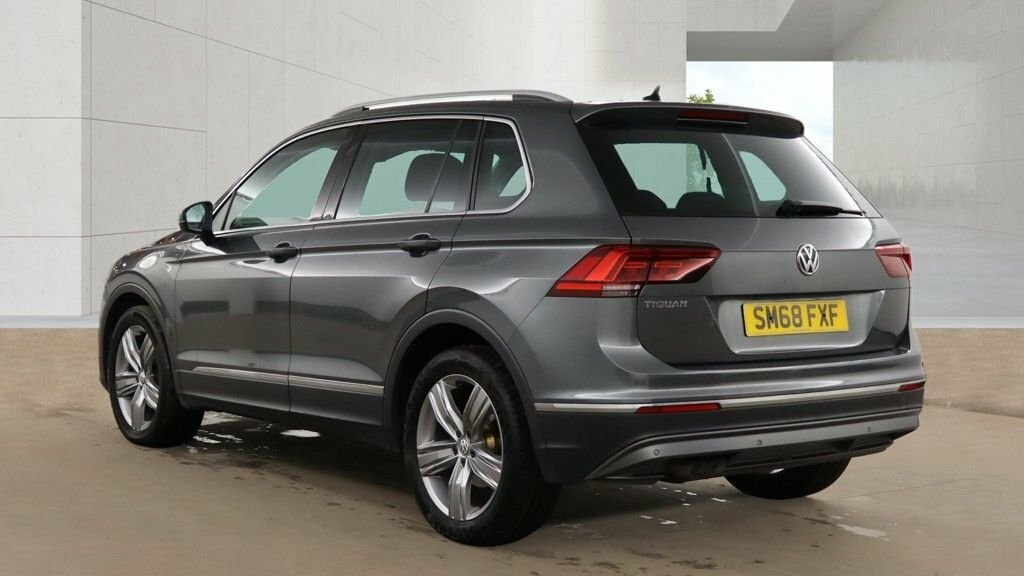 Volkswagen Tiguan 2L Sel SM68FXF Grey #3