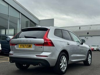 Volvo XC60 2L Momentum Pro YT67CUW Silver #4