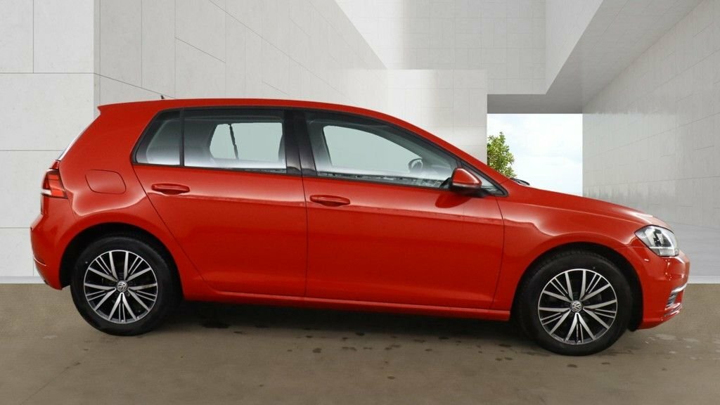 Volkswagen Golf 1L Se GM17HWA Red #5