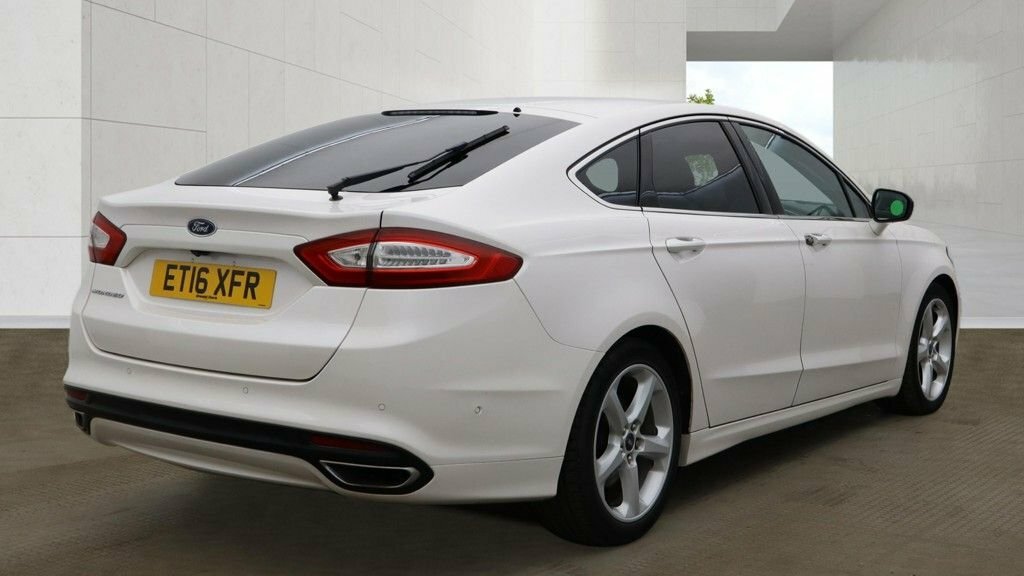 Ford Mondeo 2L Titanium ET16XFR White #4