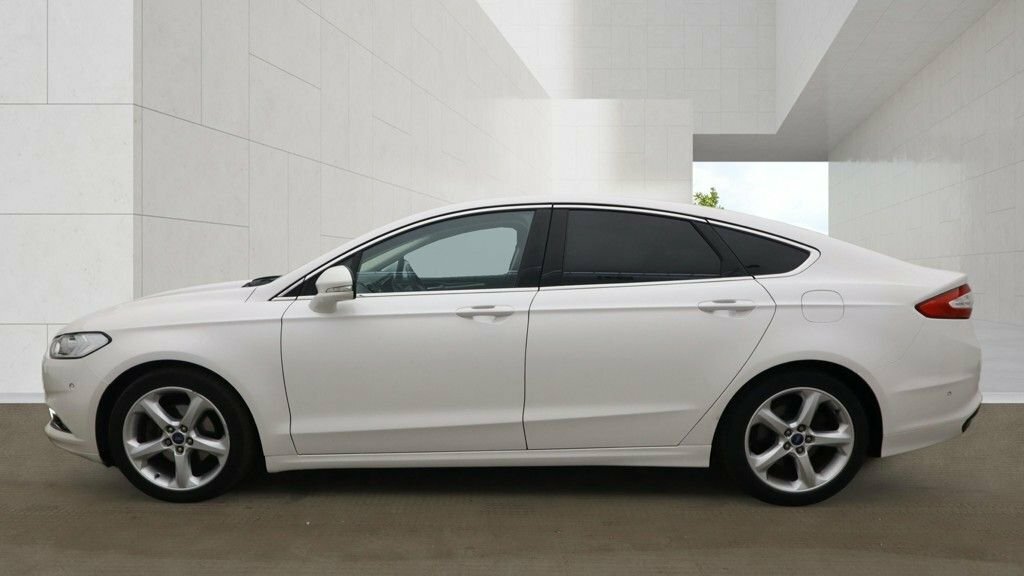 Ford Mondeo 2L Titanium ET16XFR White #6