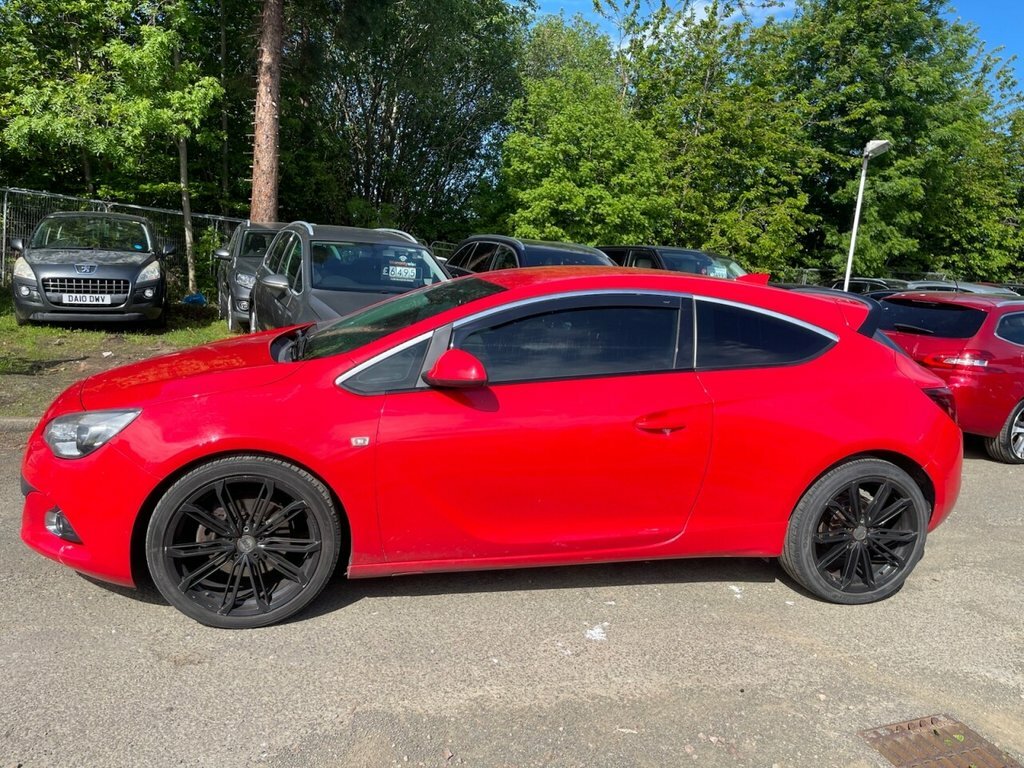Vauxhall Astra GTC 1.4L Limited Edition Red #4