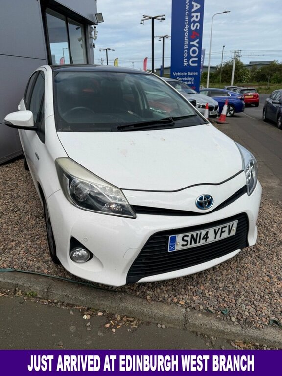 Toyota Yaris 1.5L Trend White