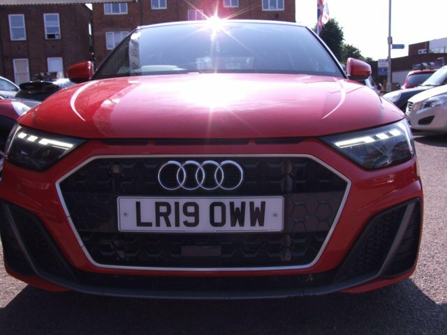Audi A1 1.5 Tfsi 35 S Line Sportback S Tronic E Red #5