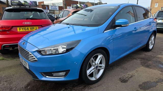 Ford Focus 1.5T Ecoboost Titanium Hatchback Blue #3