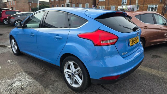 Ford Focus 1.5T Ecoboost Titanium Hatchback Blue #4