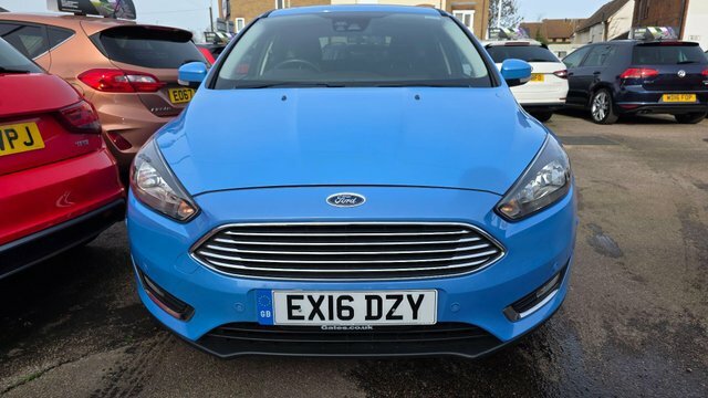 Ford Focus 1.5T Ecoboost Titanium Hatchback Blue #2