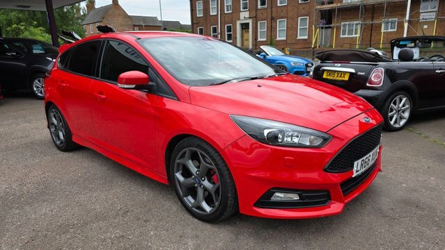 Ford Focus 2.0T Ecoboost St-3 Euro 6 Ss Red