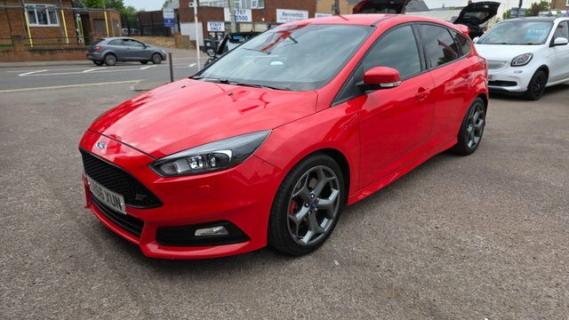 Ford Focus 2.0T Ecoboost St-3 Euro 6 Ss LR66XUN Red #3