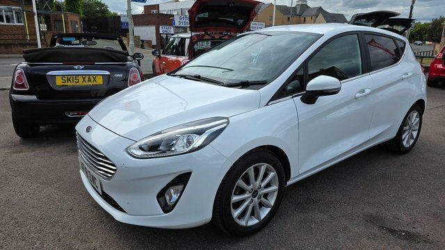Ford Fiesta 1.0T Ecoboost Titanium Euro 6 Ss AF18ZWC White #3