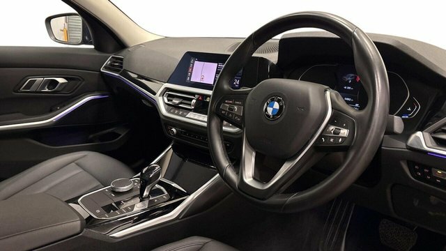 BMW 3 Series 2.0 318D Mht Se Saloon Hybrid Euro AO70ZYX Blue #4