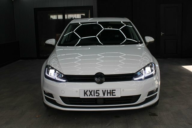 Volkswagen Golf 1.6 Tdi Bluemotion Tech Match Hatchback KX15VHE White #2
