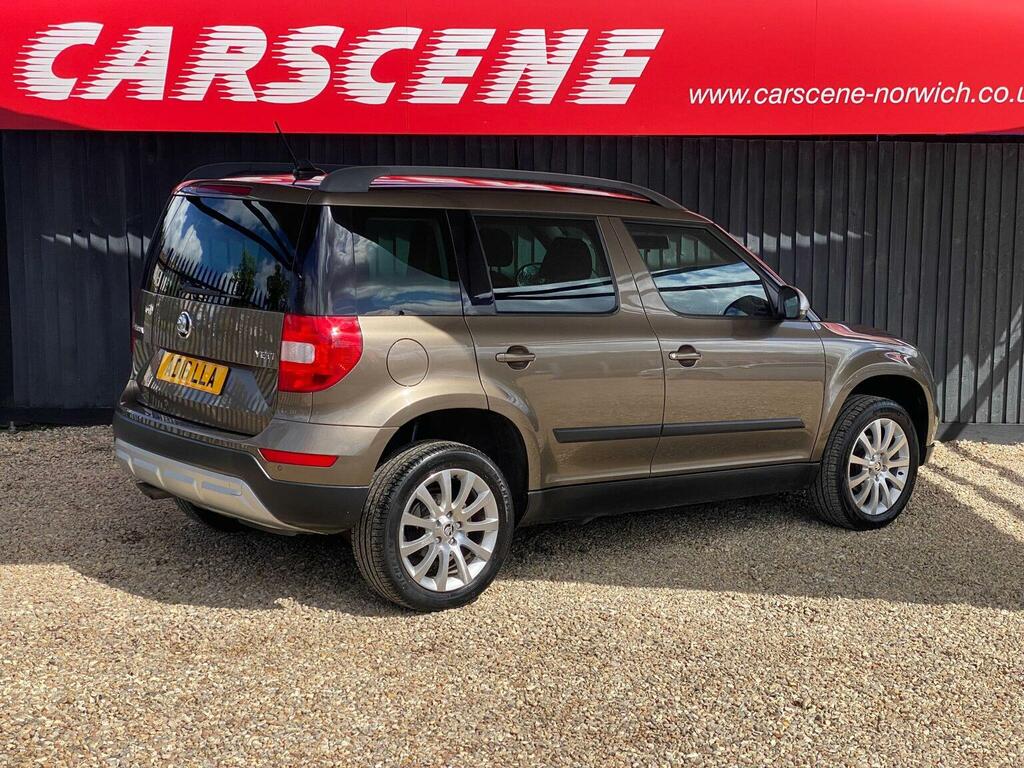 Skoda Yeti Suv 2.0 Tdi Se Outdoor Euro 6 Ss 201616 Brown #3