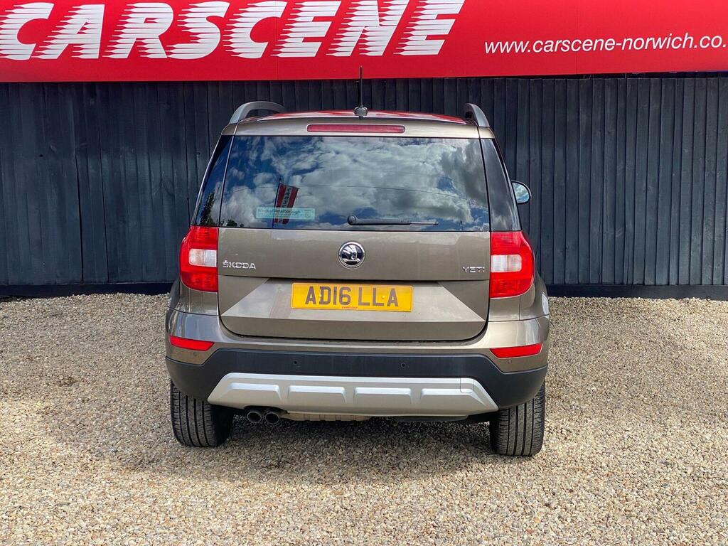 Skoda Yeti Suv 2.0 Tdi Se Outdoor Euro 6 Ss 201616 Brown #4