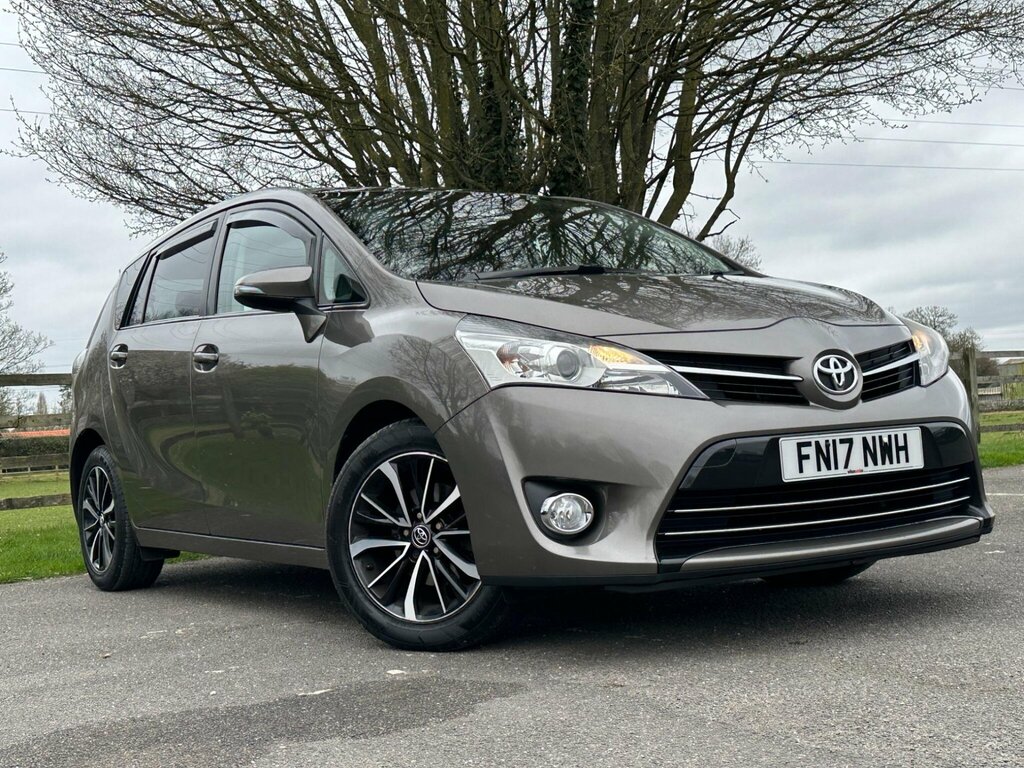 Toyota Verso 1.8 V-matic Design Multidrive S Euro 6 7 Seat Brown #2
