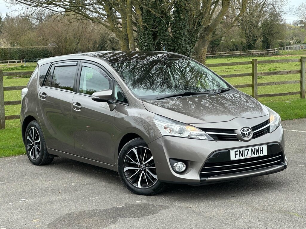 Toyota Verso 1.8 V-matic Design Multidrive S Euro 6 7 Seat Brown
