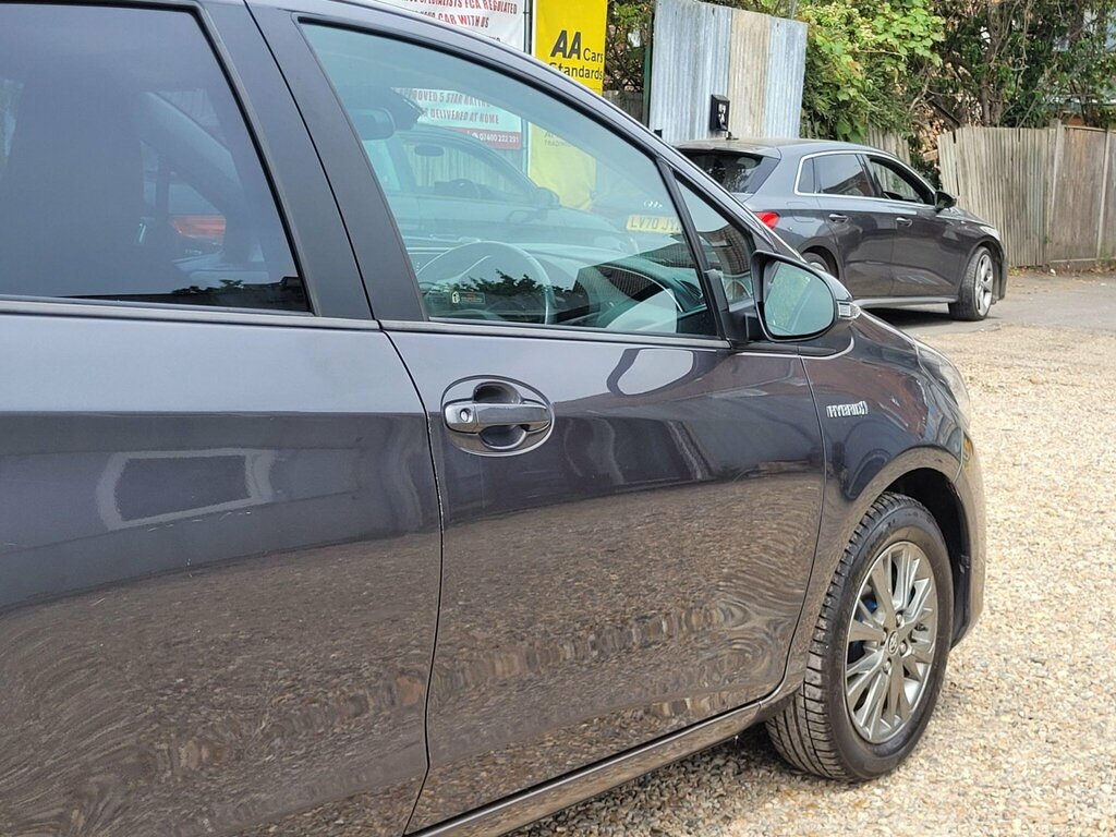 Toyota Yaris 1.5 Vvt-h Icon E-cvt Euro 6 Ss GY69MKD Grey #6
