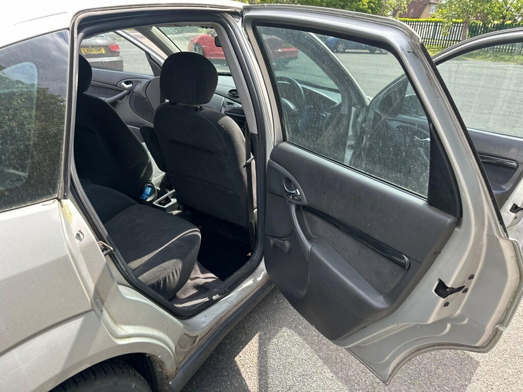 Ford Focus 1.6I 16V LX Blue #17