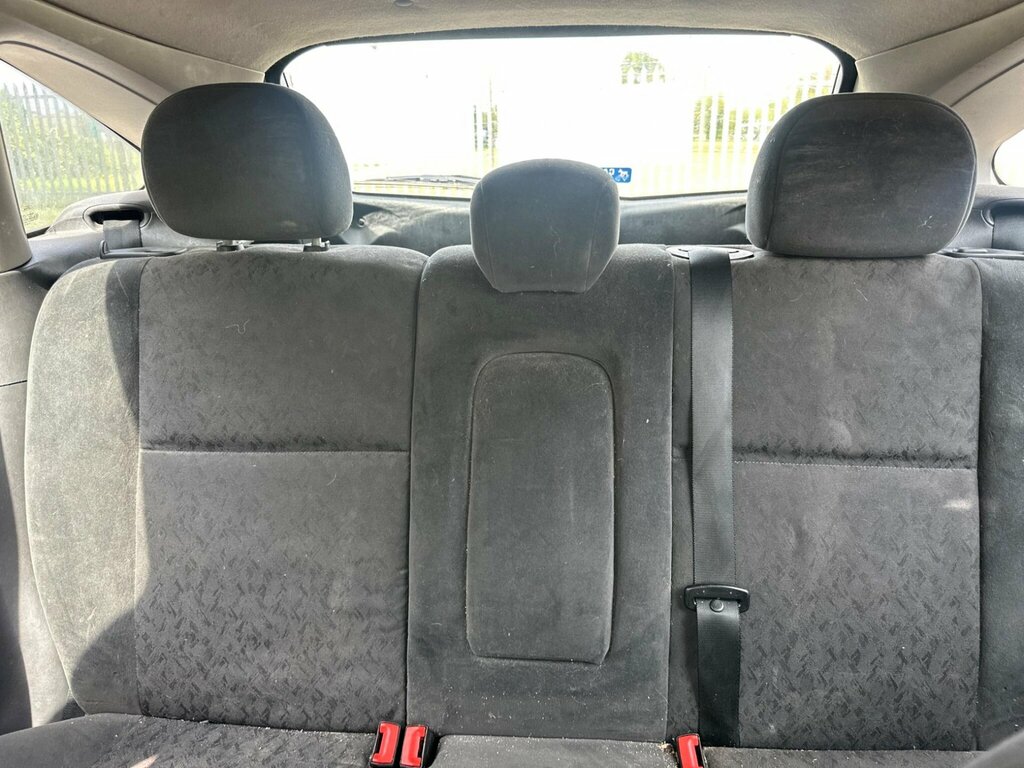 Ford Focus 1.6I 16V LX Blue #13