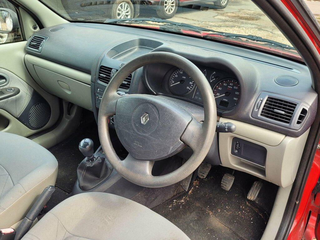 Renault Clio 2.0 16V Renaultsport Silver #5