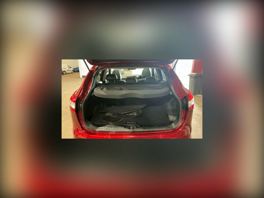 Nissan Qashqai 1.6 Dig-t Tekna 2Wd Euro 6 Ss Red #2