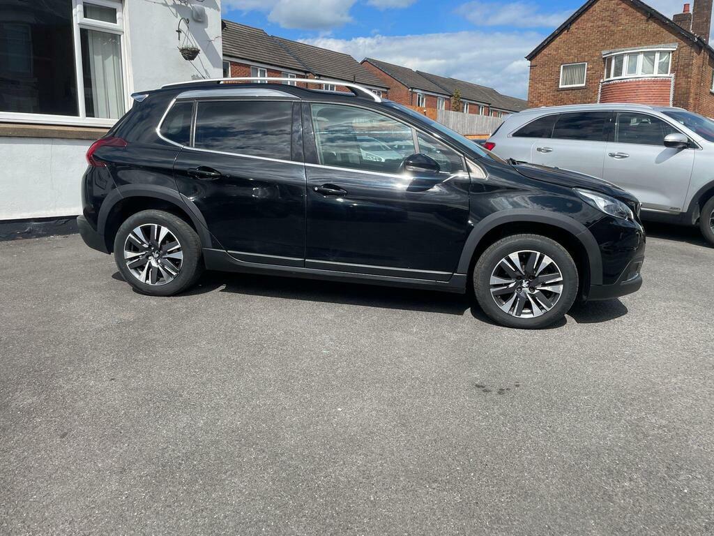 Peugeot 2008 1.2 Puretech Allure Premium Suv SH68CEV Black #4