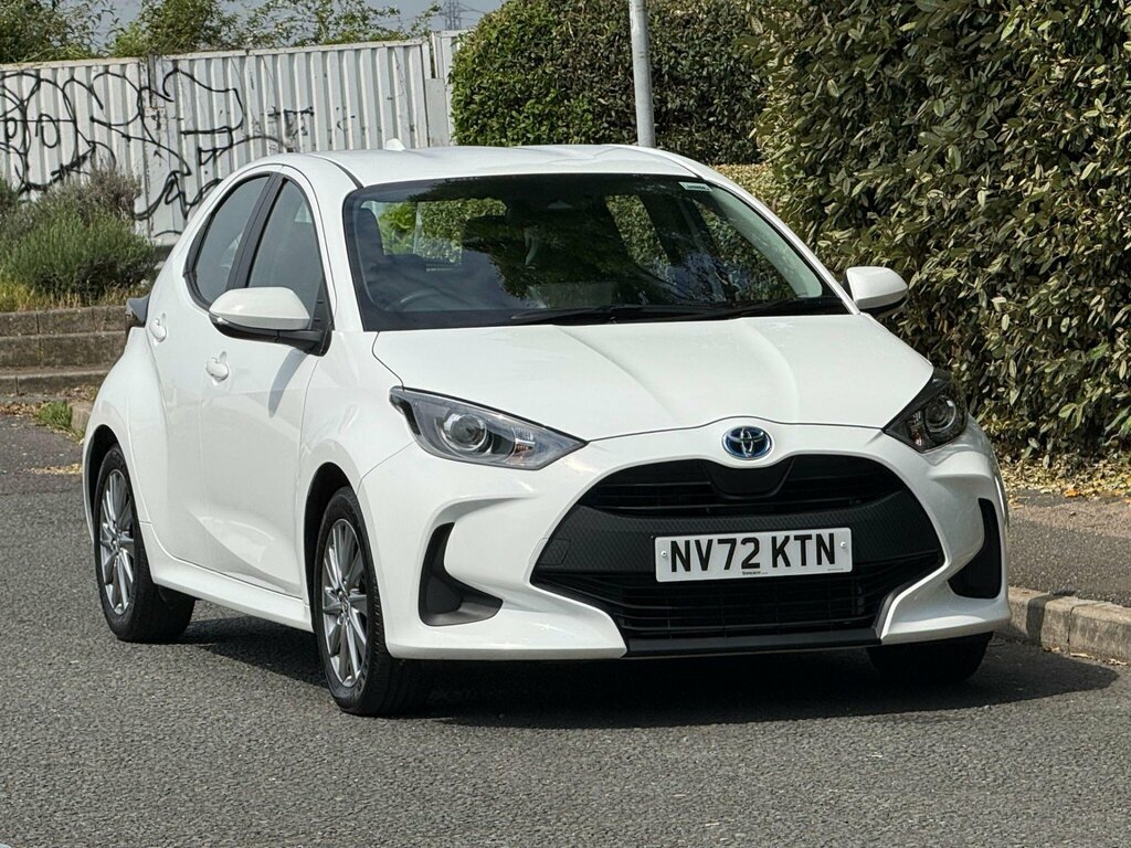 Toyota Yaris 1.5 Vvt-h Icon Hatchback Hybrid E-cvt E White