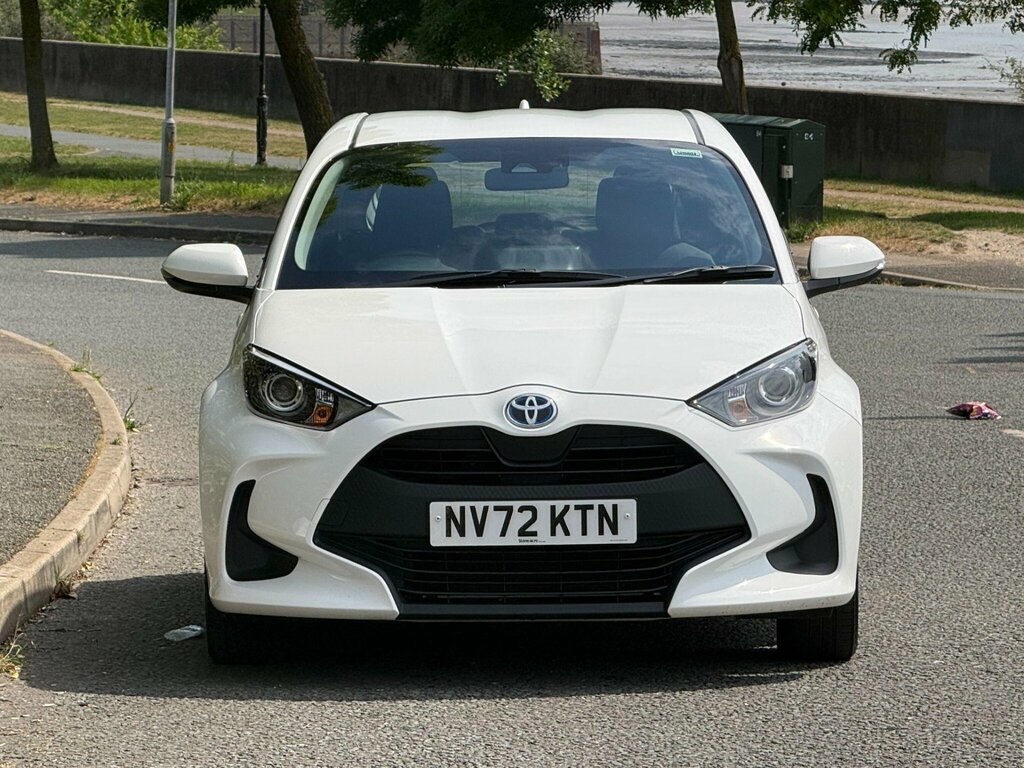 Toyota Yaris 1.5 Vvt-h Icon Hatchback Hybrid E-cvt E NV72KTN White #2