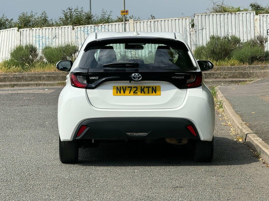 Toyota Yaris 1.5 Vvt-h Icon Hatchback Hybrid E-cvt E NV72KTN White #6