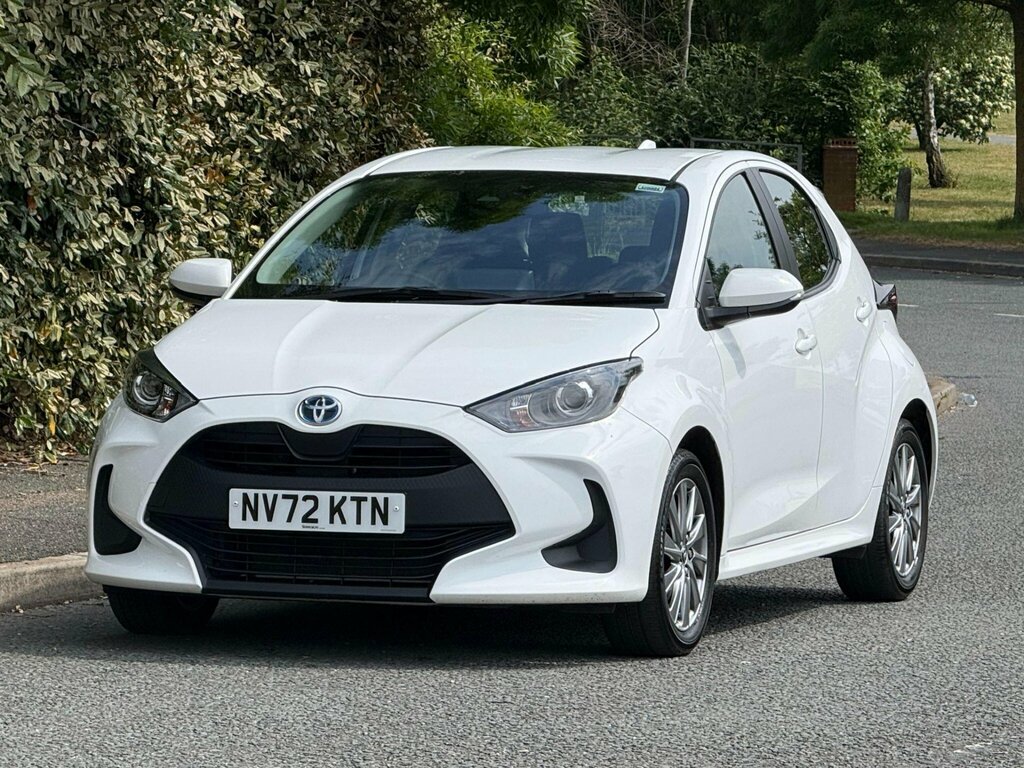 Toyota Yaris 1.5 Vvt-h Icon Hatchback Hybrid E-cvt E NV72KTN White #3
