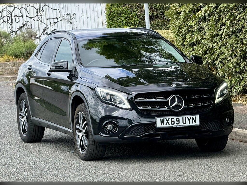 Mercedes-Benz GLA Class 1.6 Gla180 Gpf Urban Edition Suv 7G-dct Black