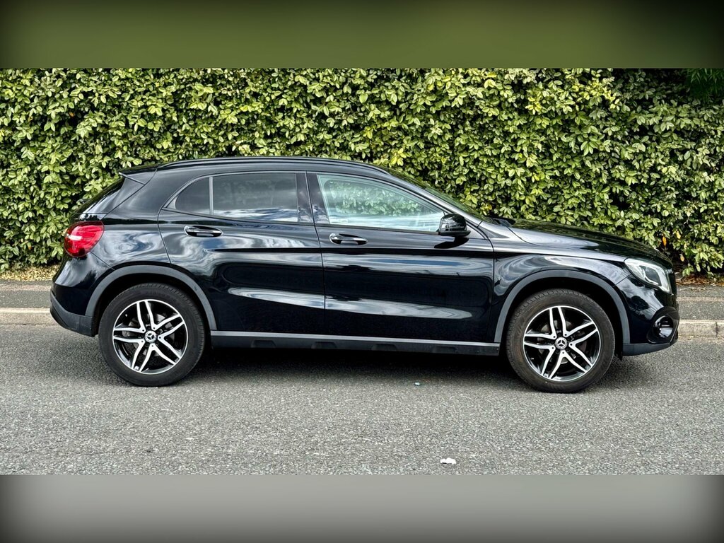 Mercedes-Benz GLA Class 1.6 Gla180 Gpf Urban Edition Suv 7G-dct WX69UYN Black #3