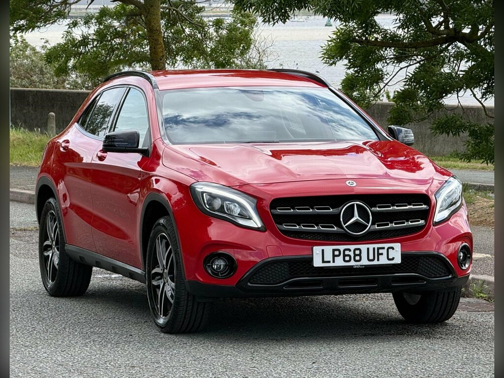 Mercedes-Benz GLA Class 1.6 Gla180 Urban Edition Suv 7G-dct Eur Red