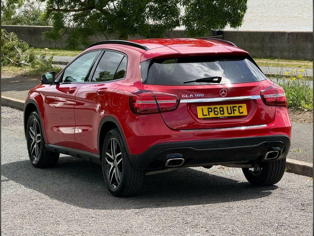 Mercedes-Benz GLA Class 1.6 Gla180 Urban Edition Suv 7G-dct Eur LP68UFC Red #2